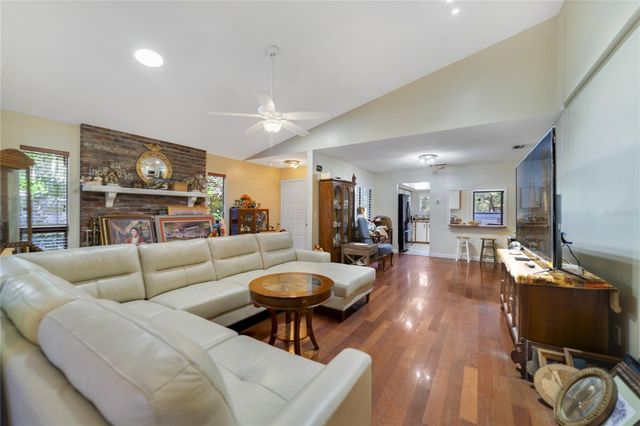 906 VILLAGE GREEN ROAD, Deland, FL 32720