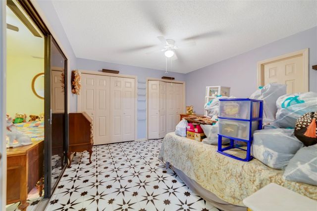 906 VILLAGE GREEN ROAD, Deland, FL 32720