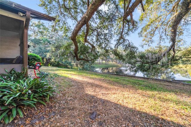 906 VILLAGE GREEN ROAD, Deland, FL 32720