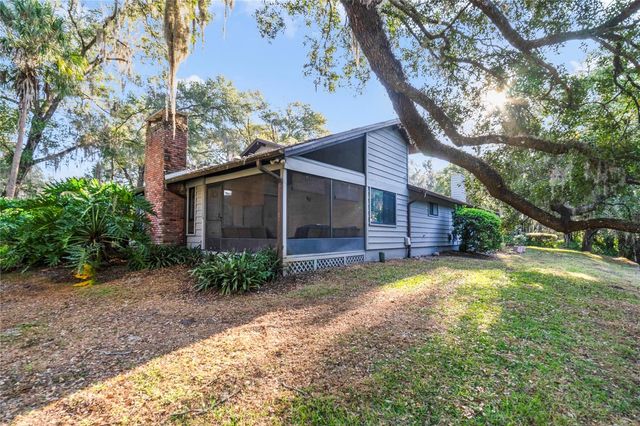 906 VILLAGE GREEN ROAD, Deland, FL 32720