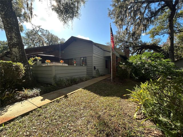 906 VILLAGE GREEN ROAD, Deland, FL 32720