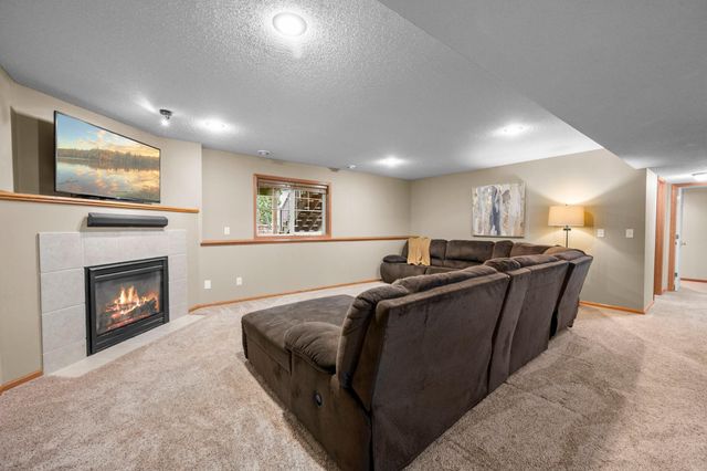 989 Danube Avenue, Shakopee, MN 55379