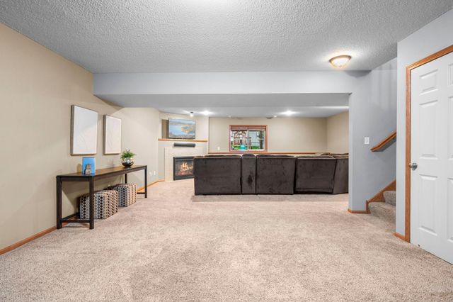 989 Danube Avenue, Shakopee, MN 55379