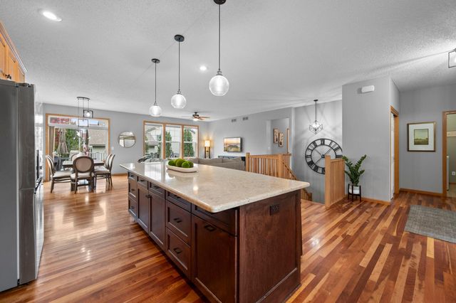 989 Danube Avenue, Shakopee, MN 55379