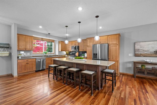989 Danube Avenue, Shakopee, MN 55379