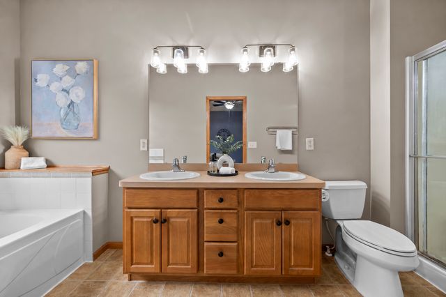 989 Danube Avenue, Shakopee, MN 55379