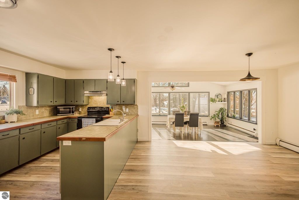 Image 16 of property listing at 536 W 44th Street, Fremont, MI 49412