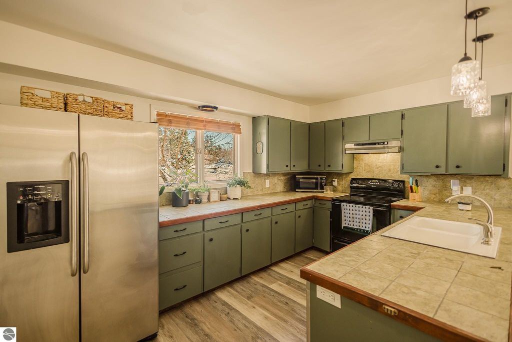 Image 19 of property listing at 536 W 44th Street, Fremont, MI 49412