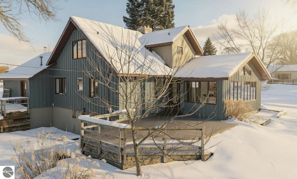 Image 2 of property listing at 536 W 44th Street, Fremont, MI 49412