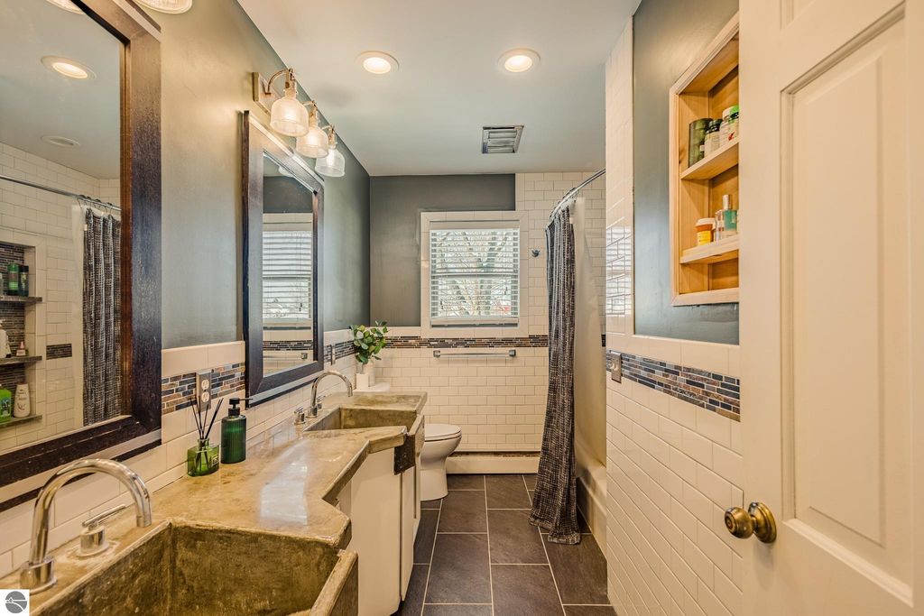 Image 24 of property listing at 536 W 44th Street, Fremont, MI 49412