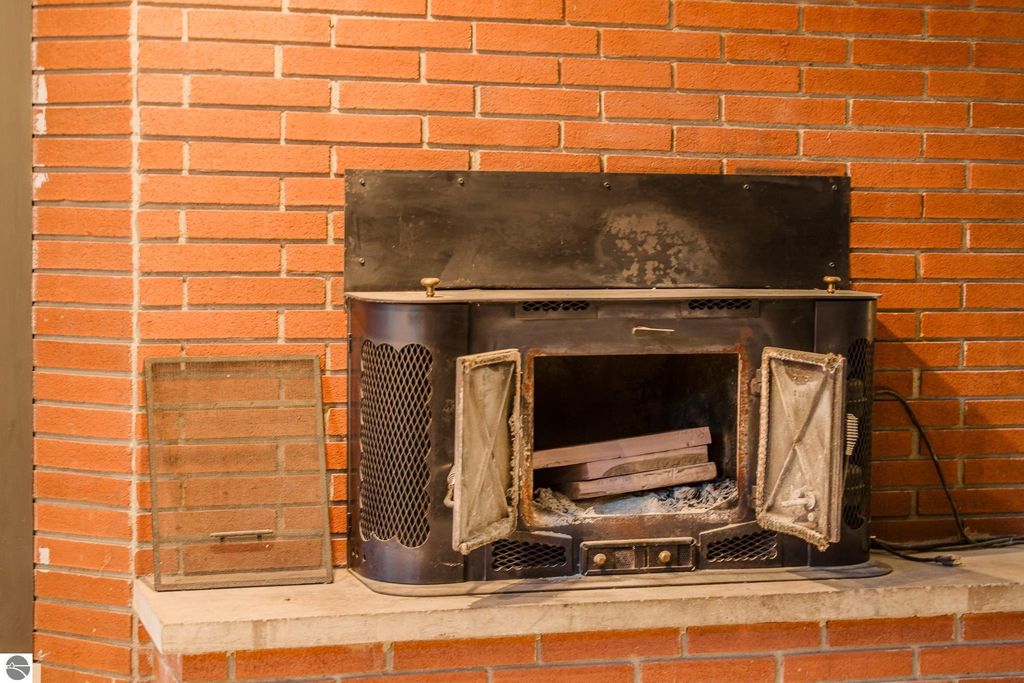 Image 40 of property listing at 536 W 44th Street, Fremont, MI 49412