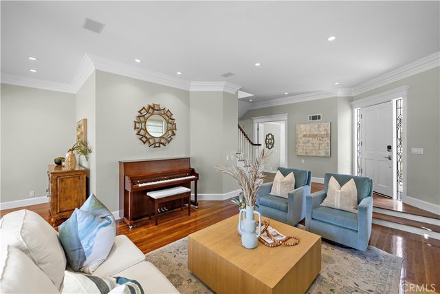 21 Emerald, Irvine, CA 92614