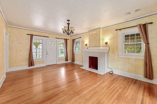 3409 Rogers Avenue, Fort Worth, TX 76109