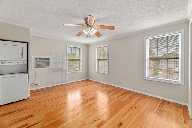 3409 Rogers Avenue, Fort Worth, TX 76109