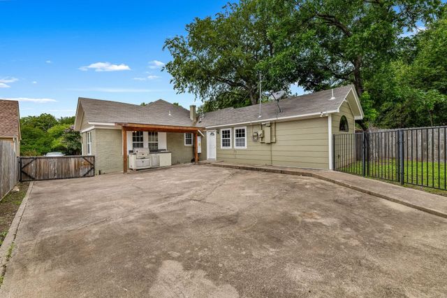 3409 Rogers Avenue, Fort Worth, TX 76109