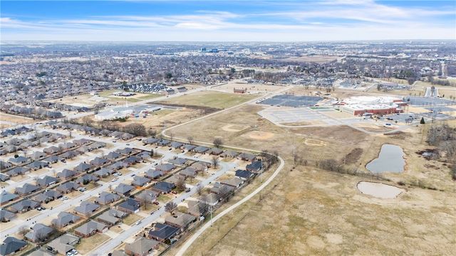 6003 36th Street, Rogers, AR 72758