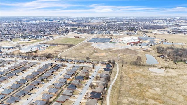 6003 36th Street, Rogers, AR 72758