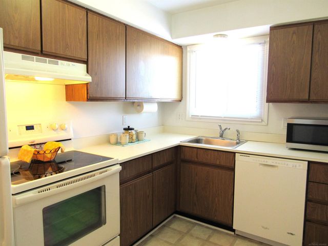 507 Country Club Drive, St Clair Shores, MI 48082