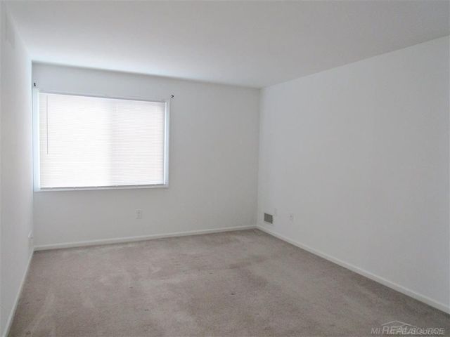 507 Country Club Drive, St Clair Shores, MI 48082