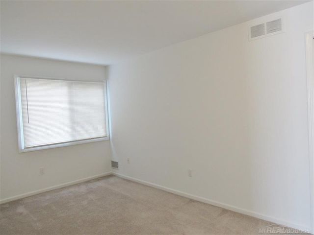 507 Country Club Drive, St Clair Shores, MI 48082