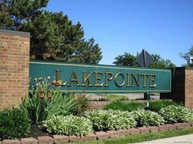 507 Country Club Drive, St Clair Shores, MI 48082