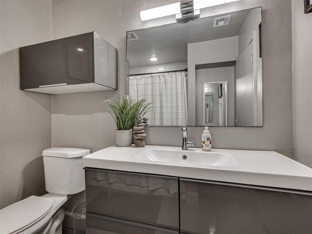 6000 N Brookline Avenue 60, Oklahoma City, OK 73112