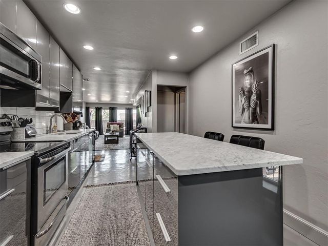 6000 N Brookline Avenue 60, Oklahoma City, OK 73112