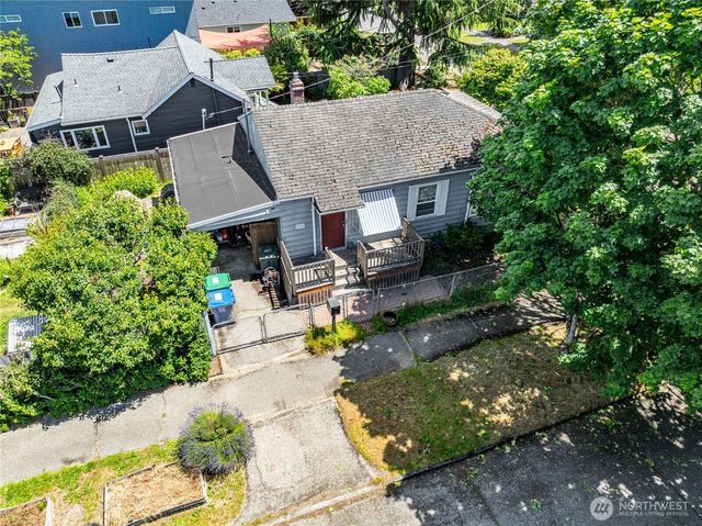 5050 50th Avenue SW, Seattle, WA 98136