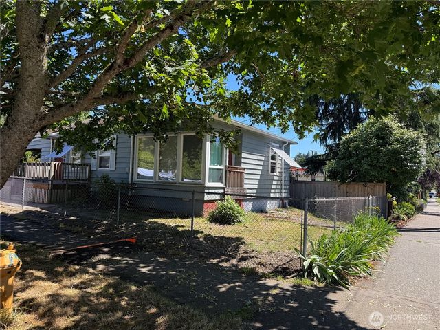 5050 50th Avenue SW, Seattle, WA 98136
