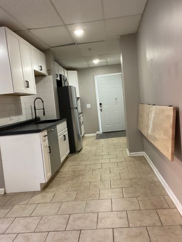 171 N 25th Avenue 10, Melrose Park, IL 60160