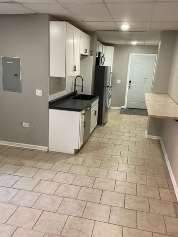 171 N 25th Avenue 10, Melrose Park, IL 60160