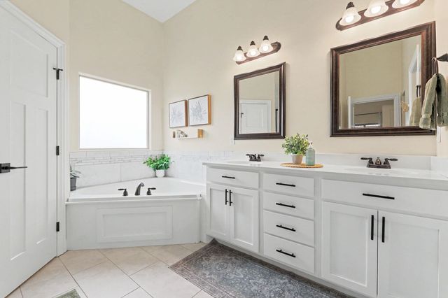 15310 E Woodcreek St, Wichita, KS 67230