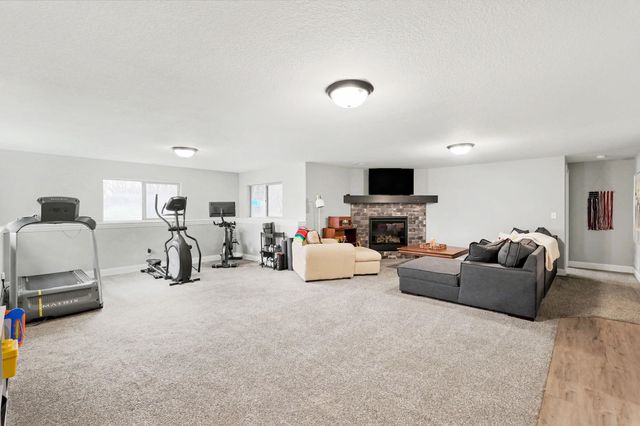 15310 E Woodcreek St, Wichita, KS 67230