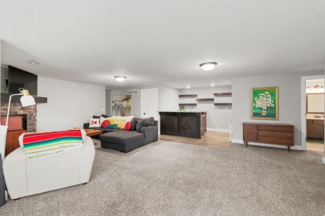 15310 E Woodcreek St, Wichita, KS 67230