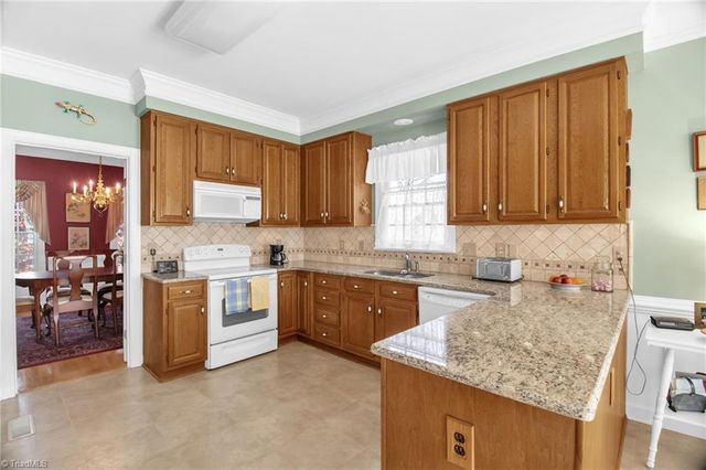 8115 Glengarriff Road, Clemmons, NC 27012