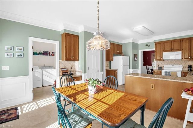 8115 Glengarriff Road, Clemmons, NC 27012