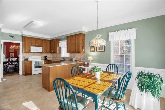 8115 Glengarriff Road, Clemmons, NC 27012