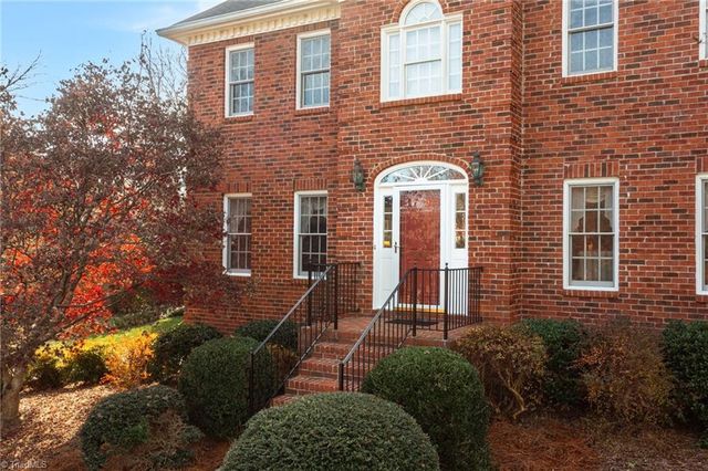 8115 Glengarriff Road, Clemmons, NC 27012