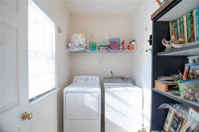 8115 Glengarriff Road, Clemmons, NC 27012