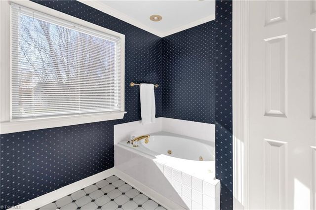 8115 Glengarriff Road, Clemmons, NC 27012