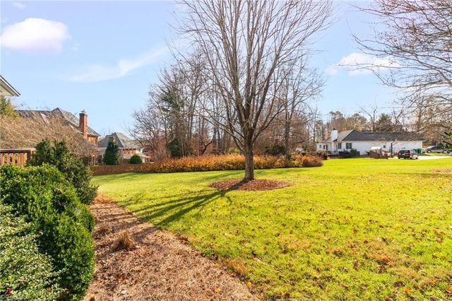 8115 Glengarriff Road, Clemmons, NC 27012