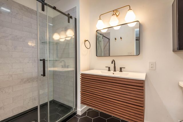 9401 S Pointe Retreat Drive, Bloomington, IN 47401