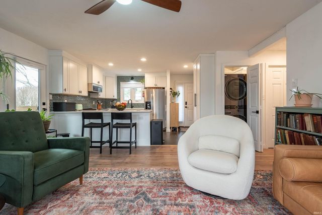 9401 S Pointe Retreat Drive, Bloomington, IN 47401