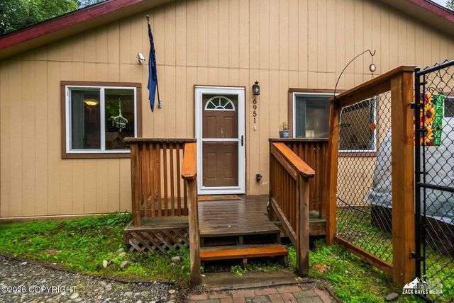 6951 W Captain Hook Drive, Wasilla, AK 99623