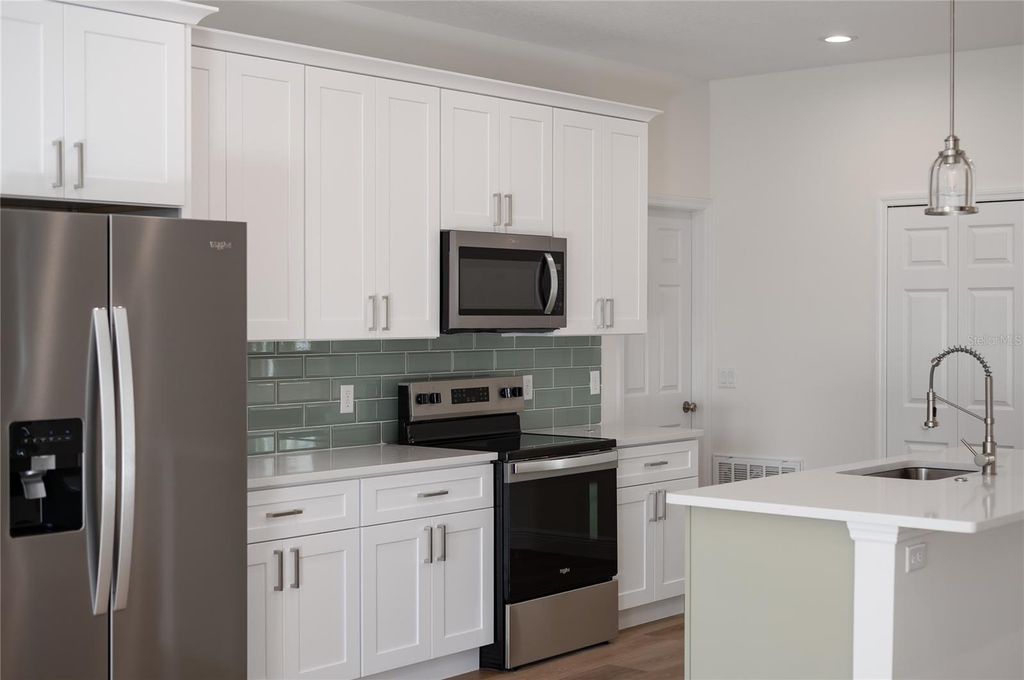 Image 6 of property listing at 144 11TH AVENUE, Osteen, FL 32764