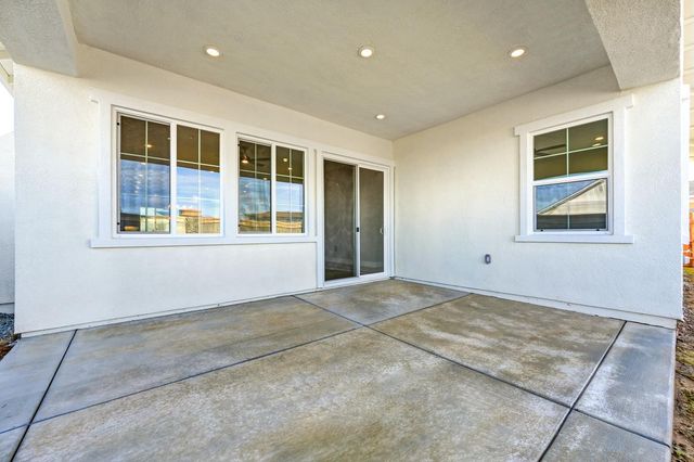 900 Acadia Ct, Roseville, CA 95747