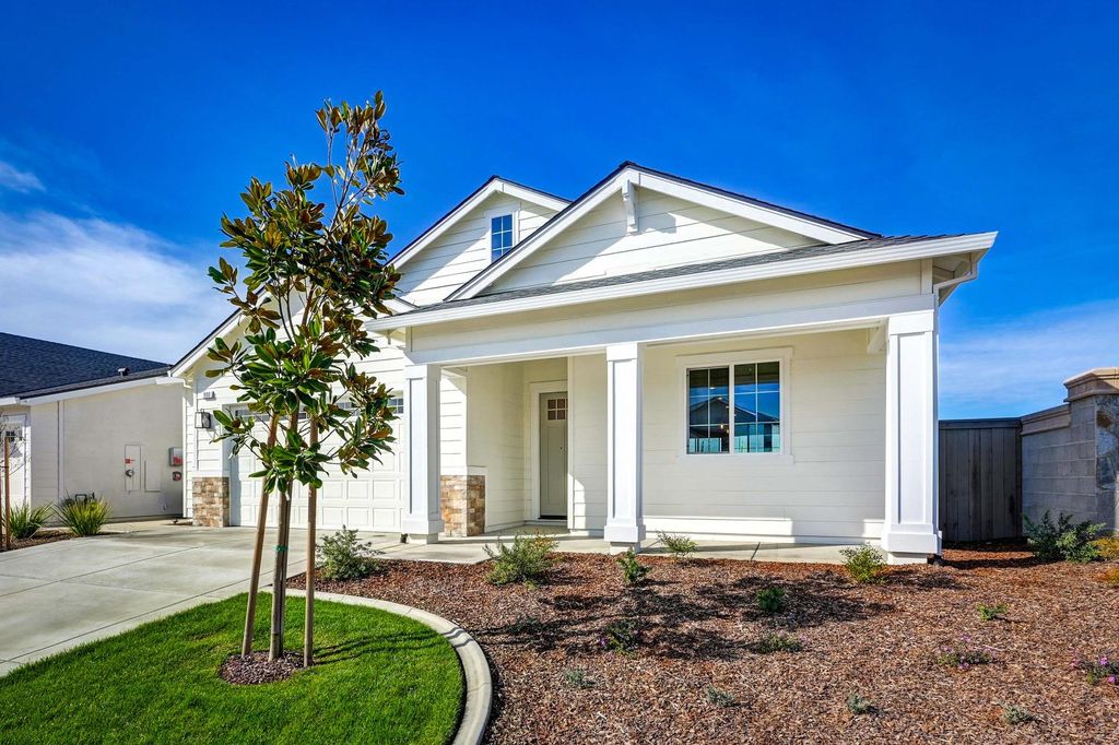 900 Acadia Ct, Roseville, CA 95747