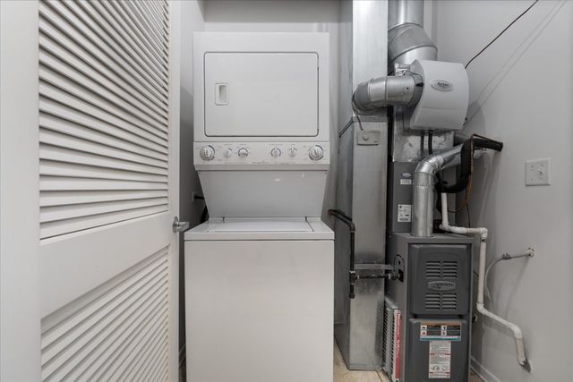 1040 W Adams Street 110, Chicago, IL 60607