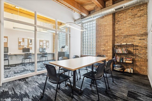 1040 W Adams Street 110, Chicago, IL 60607