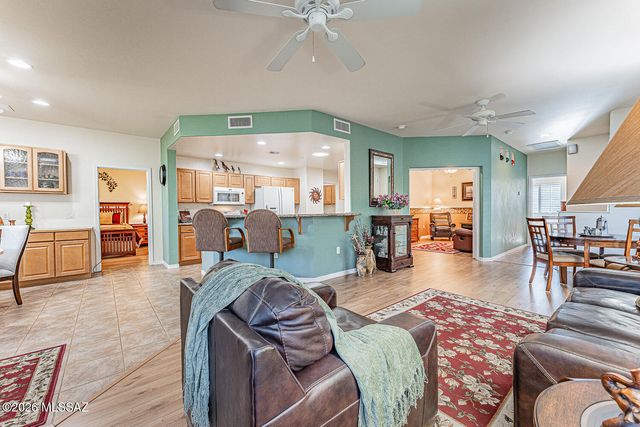 524 W Aspenwood Street, Green Valley, AZ 85614